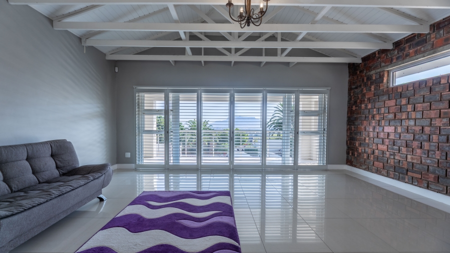 5 Bedroom Property for Sale in Plattekloof 2 Western Cape